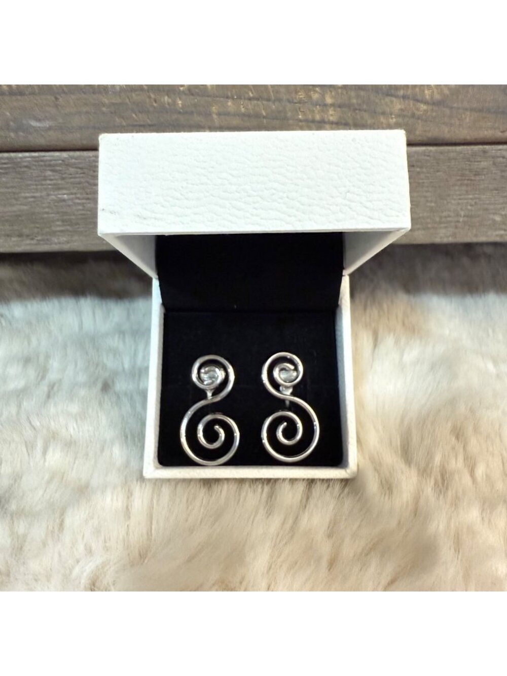 Vintage 80's Avon Silver Toned Swirl Spiral S Shape Clip On Earrings